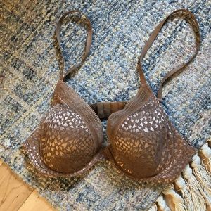 TRUE & CO NWOT nude heart embellished bra 34B
